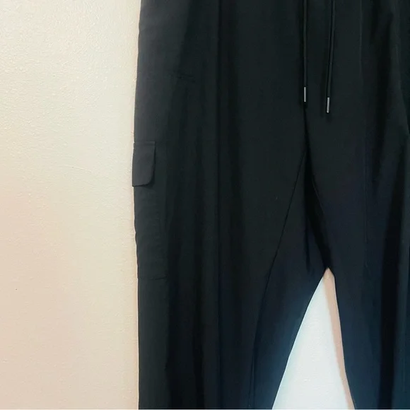 Old Navy Plus Size Stretch Tech Black Cargo Joggers Athletic Pants Size 2X - Picture 7 of 12